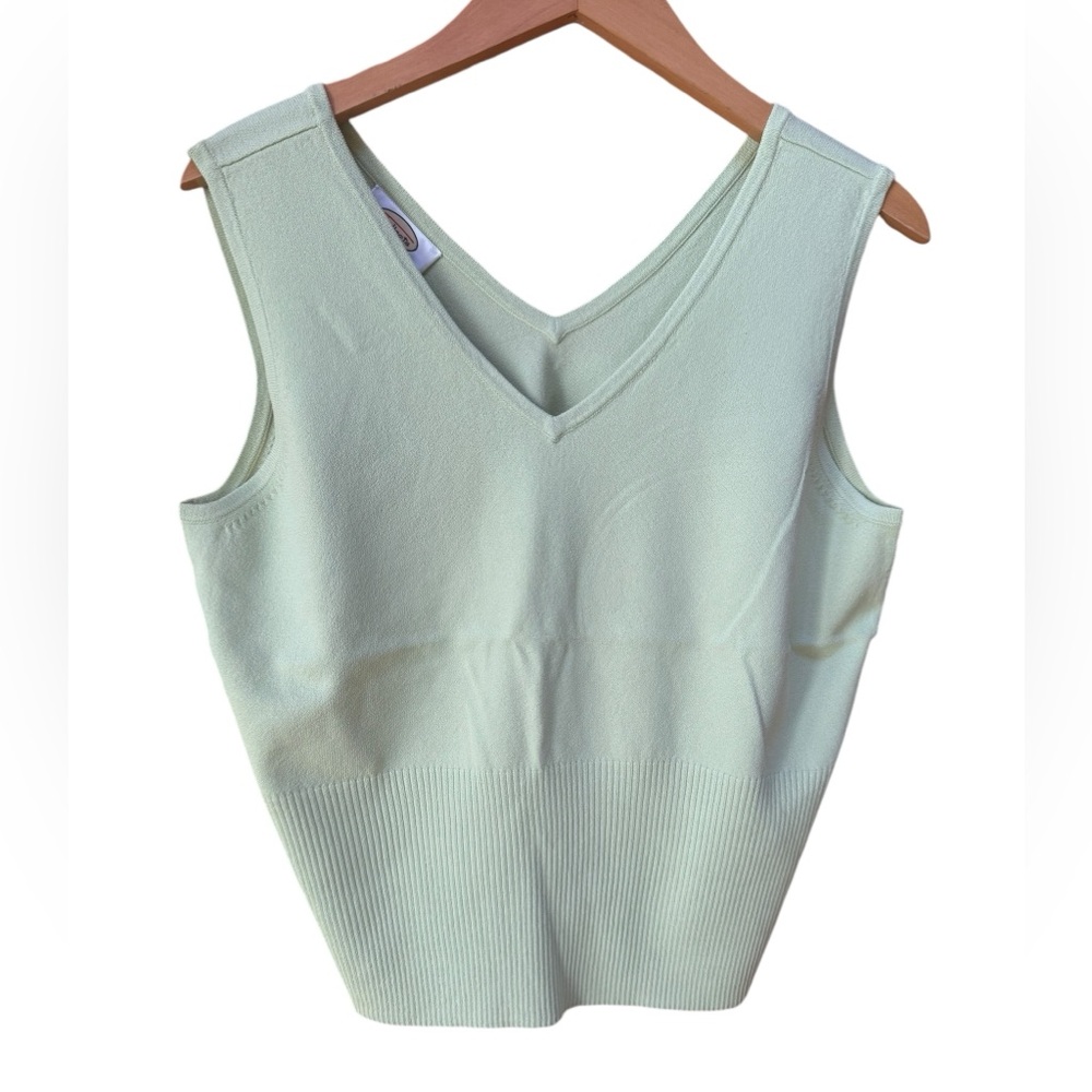 NWT Talbots V-Neck Sleeveless‎ Sweater